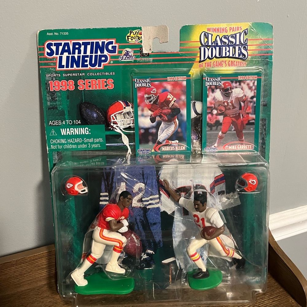 NEW 1998 STARTING LINEUP CLASSIC DOUBLES NFL MARCUS ALLEN MIKE GARRETT KC CHIEFS